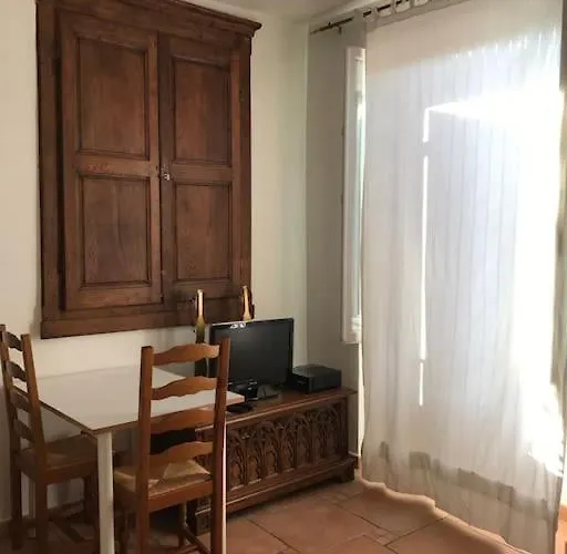 Location Place Du Marche 4eme Etage Appartement *